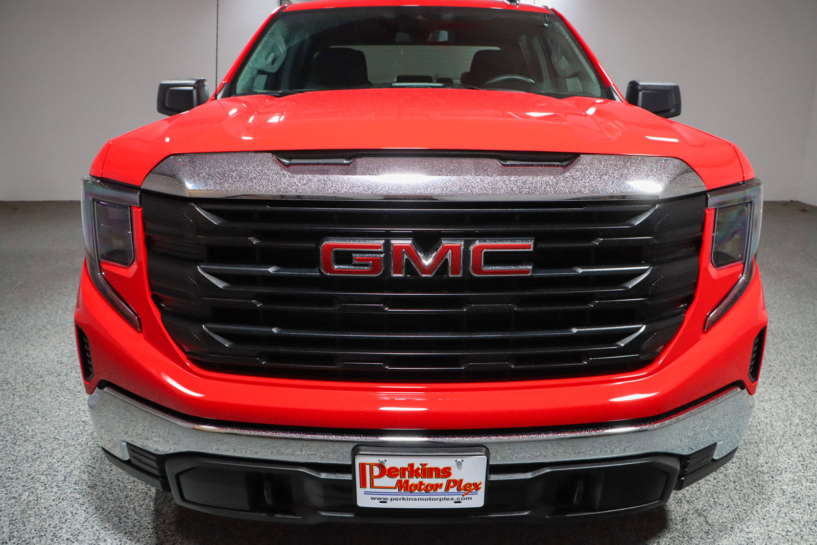 Used 2024 GMC Sierra 1500 Pro w/ Pro Value Package image 4