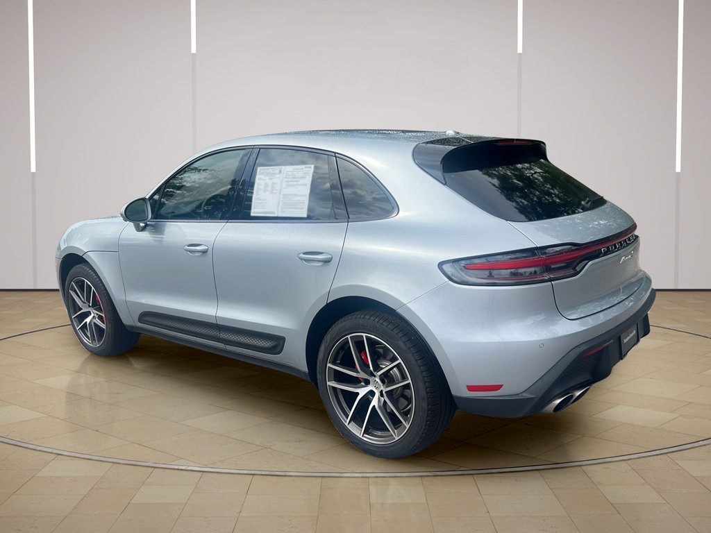 Certified 2025 Porsche Macan S AWD/4WD image 3