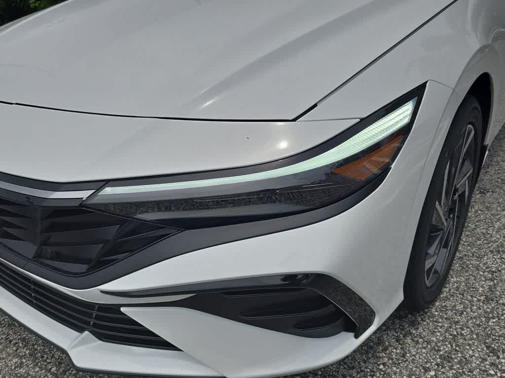 New 2026 Hyundai Elantra Limited FWD image 11