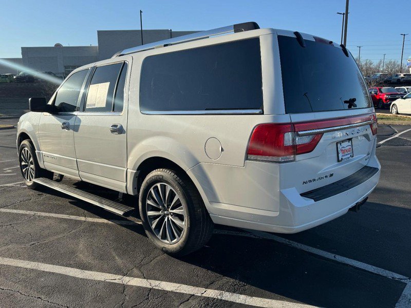 Used 2015 Lincoln Navigator L 4WD image 5