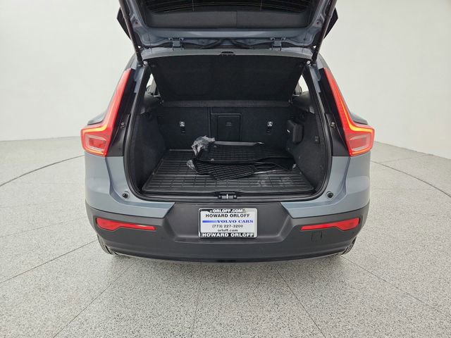Certified 2022 Volvo XC40 T5 R-Design w/ Advanced Package image 15