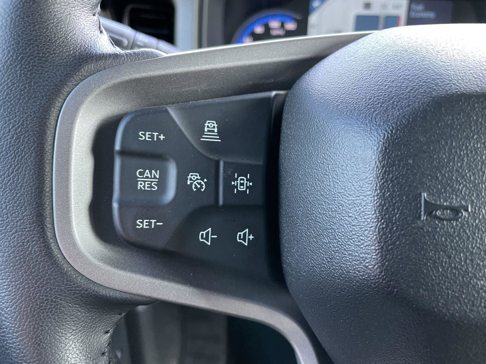 Used 2024 Ford Bronco Badlands image 16