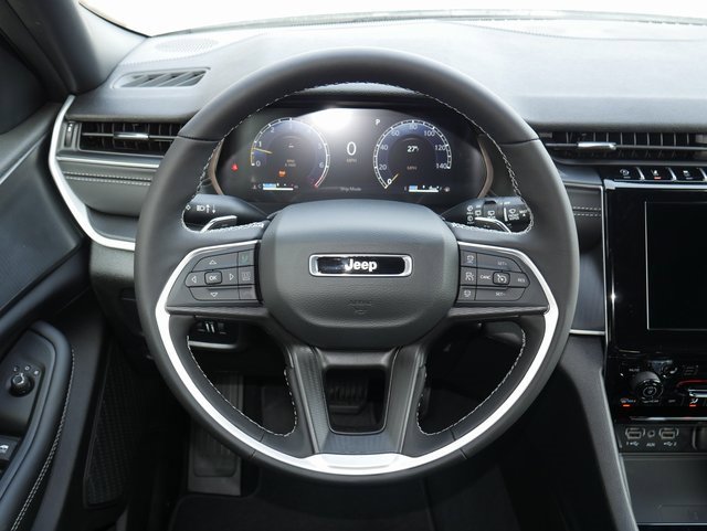 New 2025 Jeep Grand Cherokee Altitude image 15