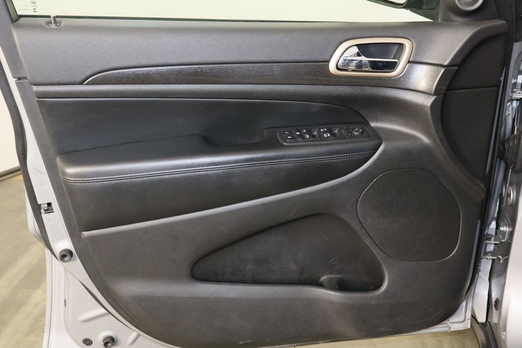 Used 2017 Jeep Grand Cherokee Laredo w/ Quick Order Package 23E image 20