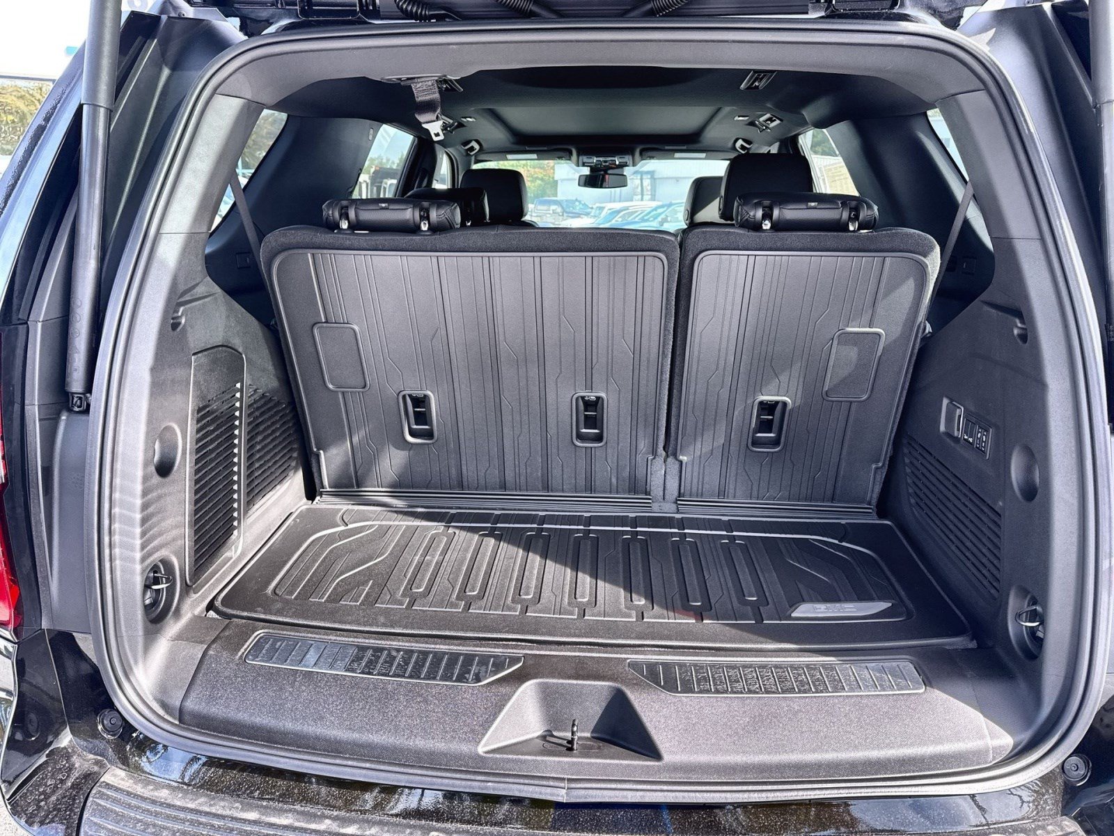 New 2026 GMC Yukon Denali w/ Sun & Power Step Package AWD/4WD image 23