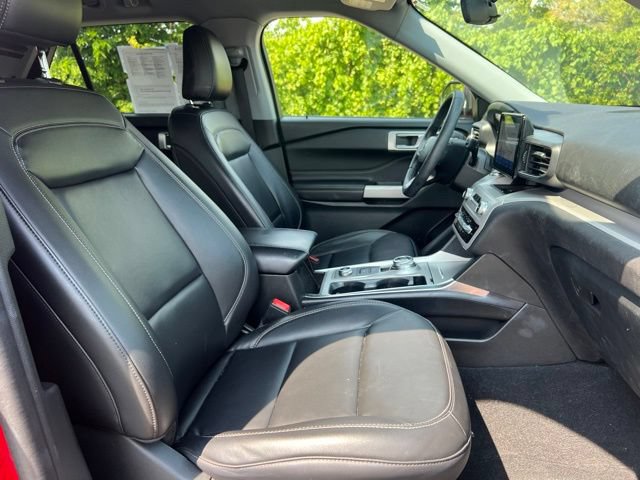 Used 2024 Ford Explorer XLT AWD/4WD image 11