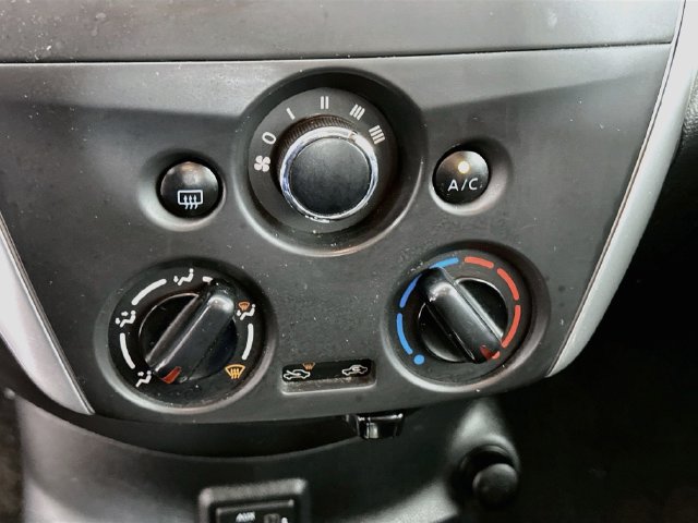 Used 2018 Nissan Versa SV FWD image 18