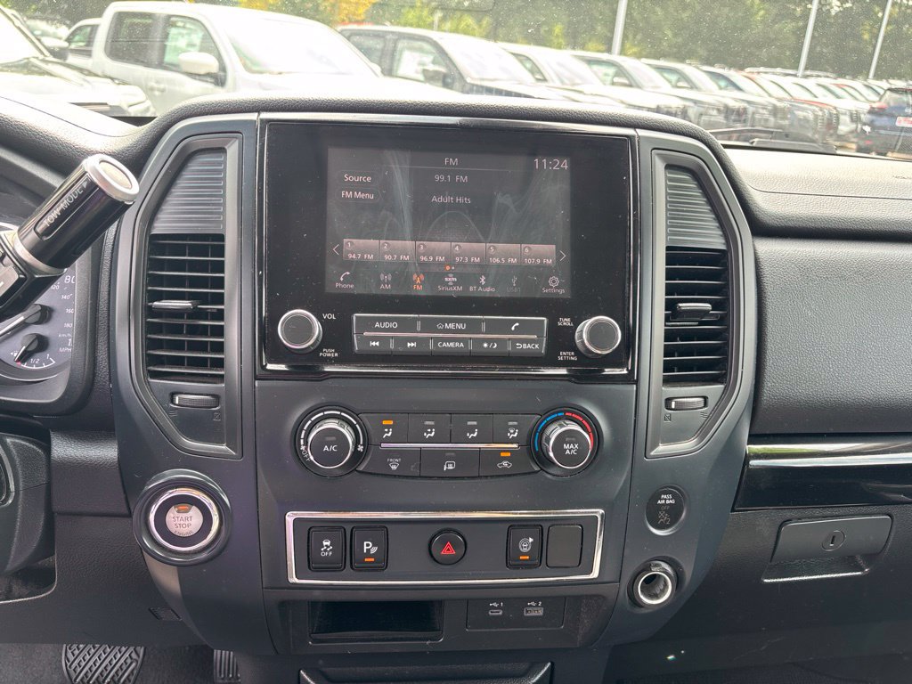 Used 2022 Nissan Titan SV RWD image 11