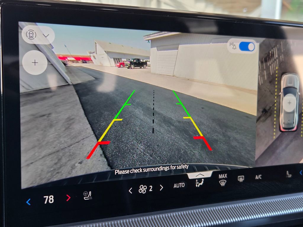 Used 2025 Ford Explorer ST-Line w/ ST-Line Street Pack image 3