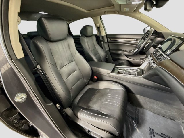 Used 2020 Honda Accord Touring image 28