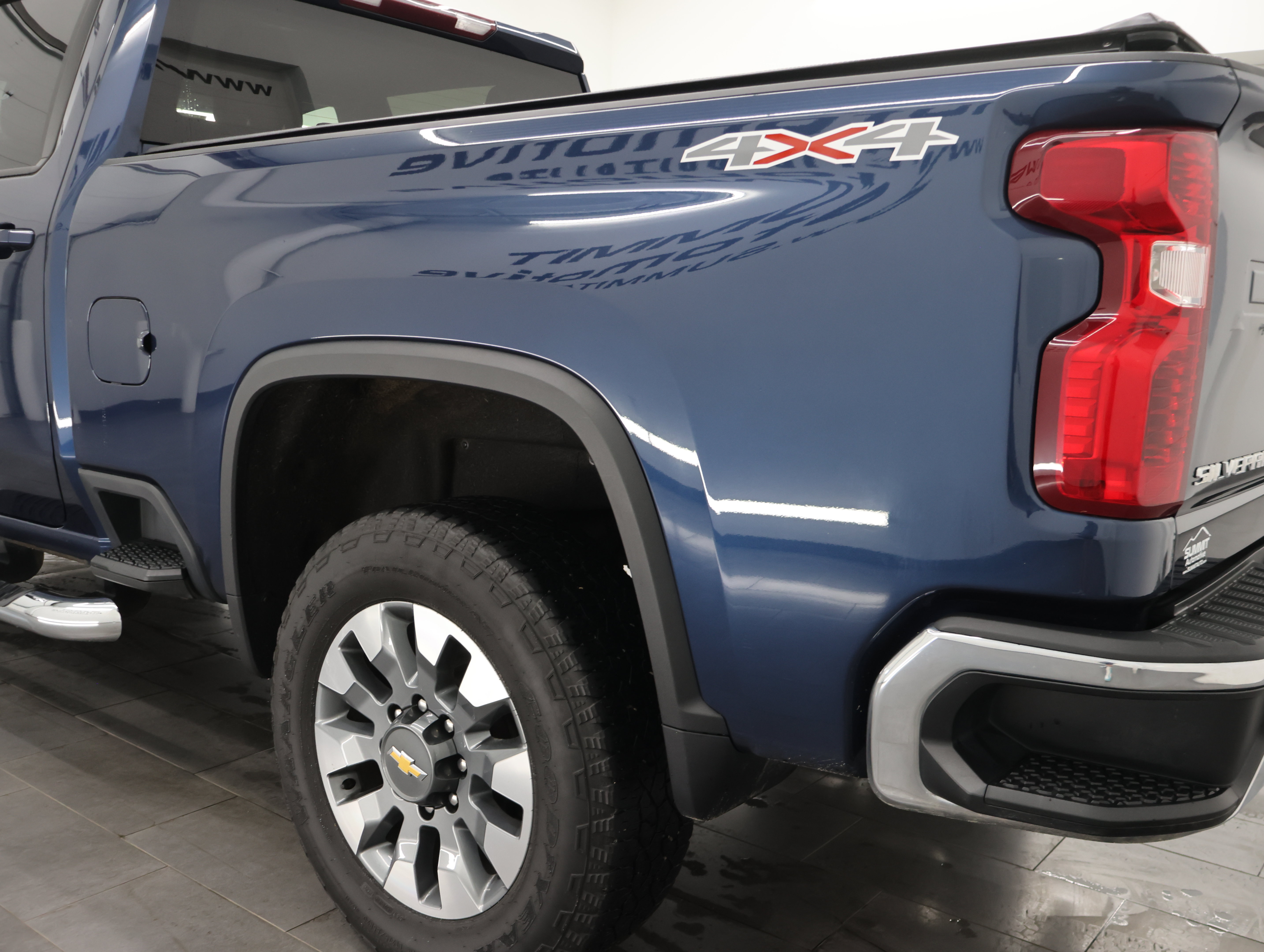 Used 2023 Chevrolet Silverado 2500 LT AWD/4WD image 31