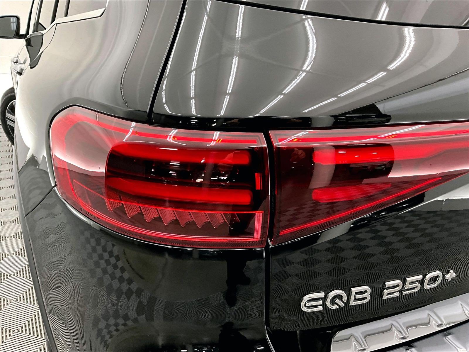 Certified 2024 Mercedes-Benz EQB 250+ image 27