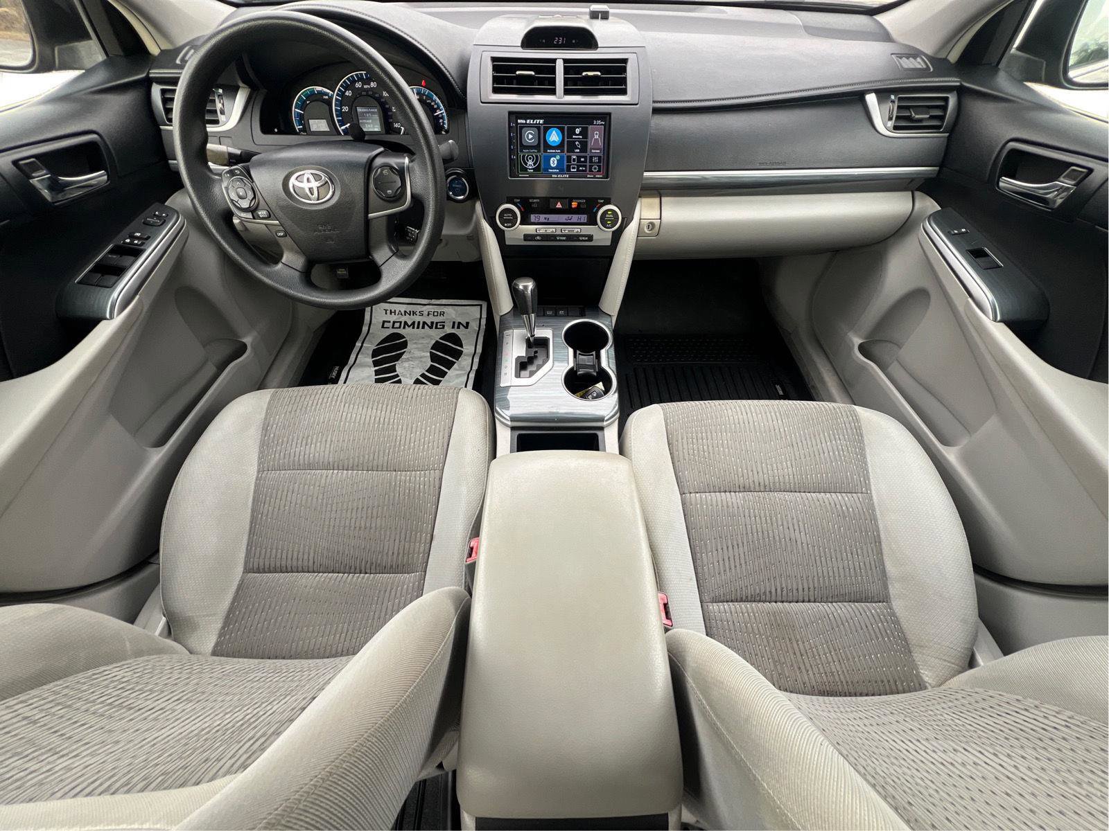 Used 2013 Toyota Camry LE image 6