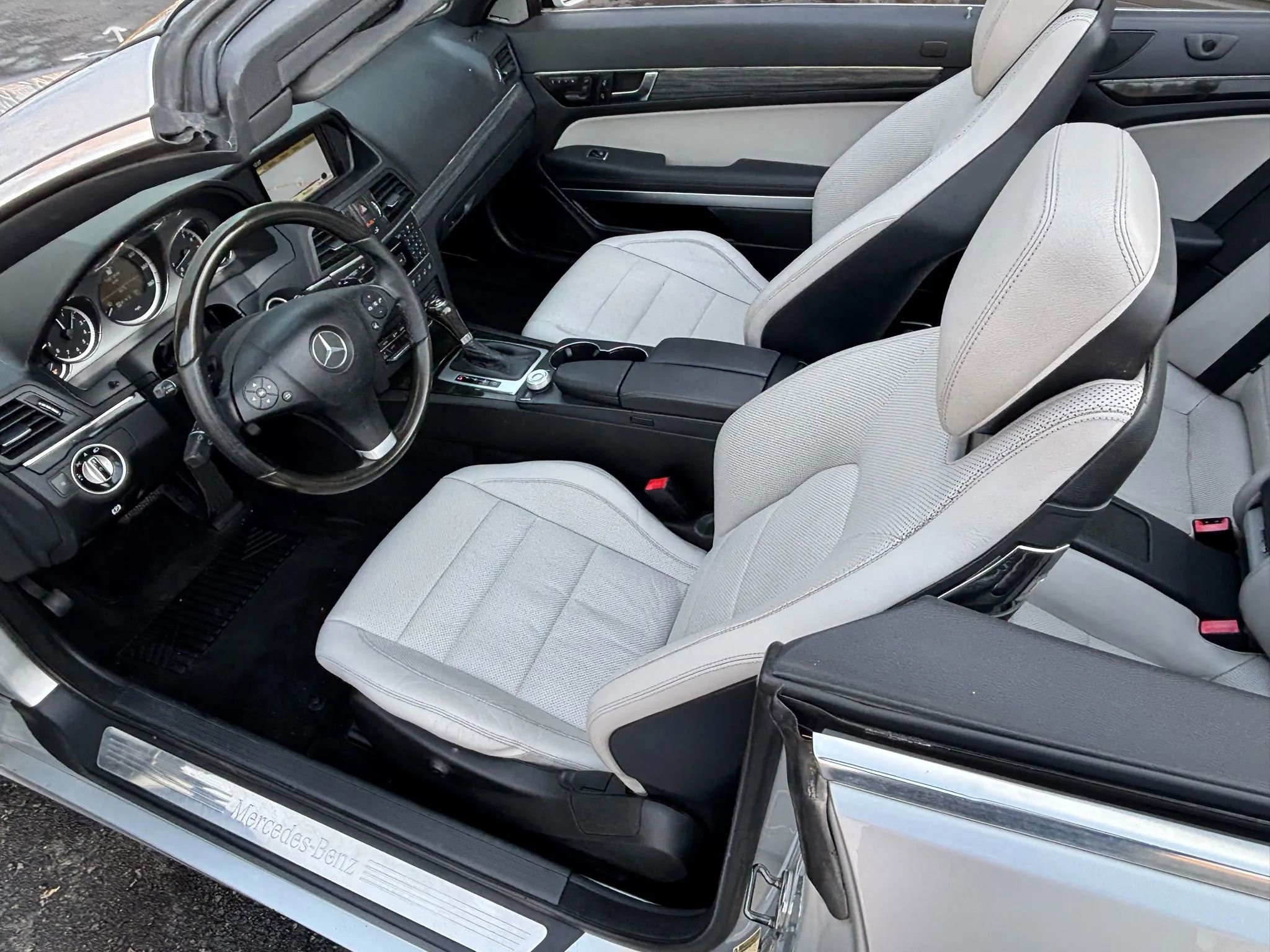 Used 2011 Mercedes-Benz E 350 Cabriolet image 20