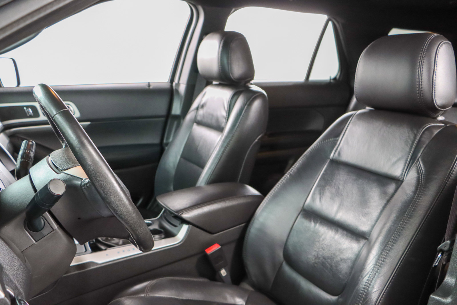 Used 2014 Ford Explorer XLT w/ Equipment Group 202A image 23