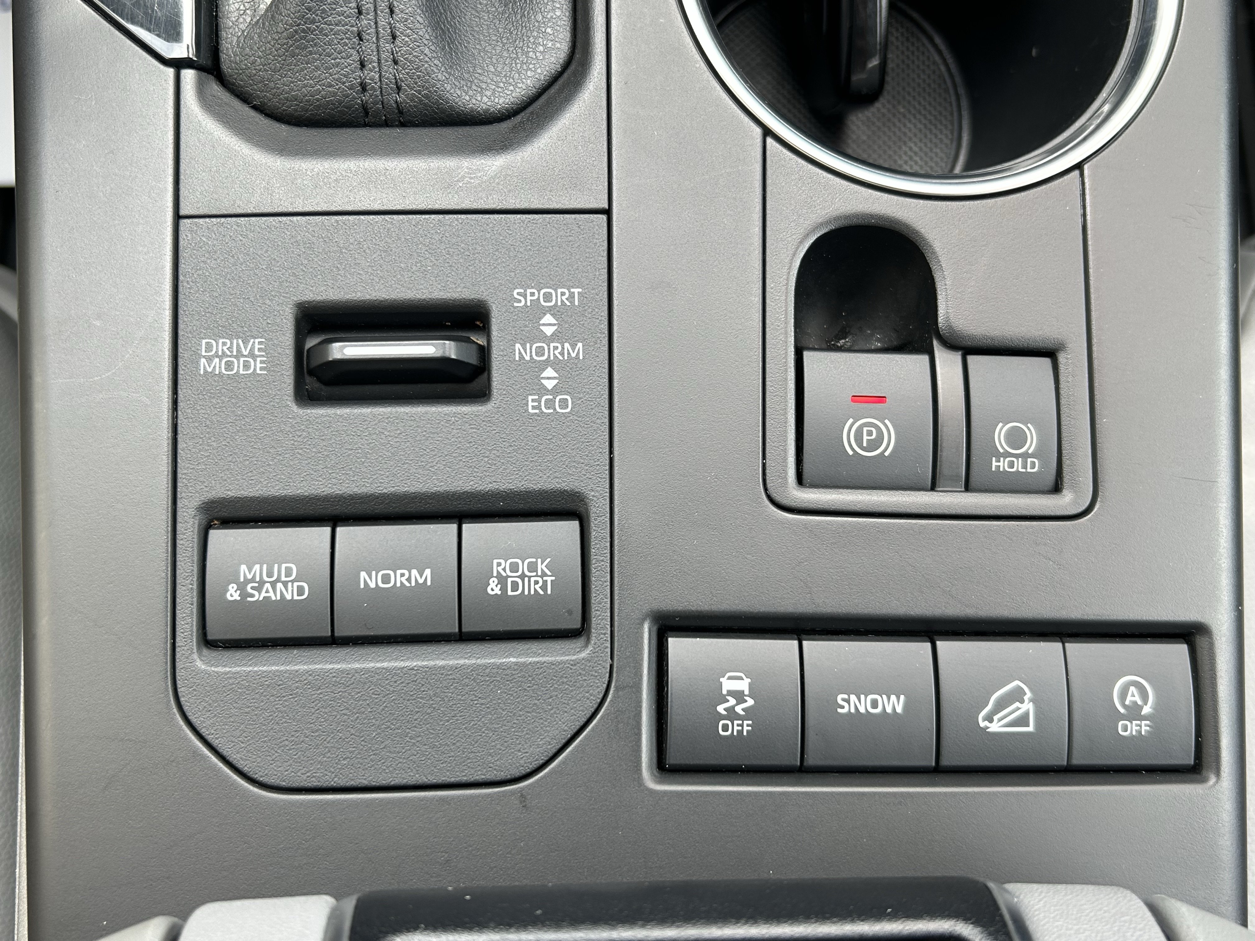Certified 2020 Toyota Highlander XLE AWD/4WD image 34