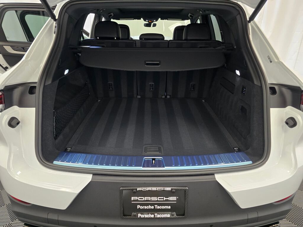 New 2025 Porsche Cayenne S image 12
