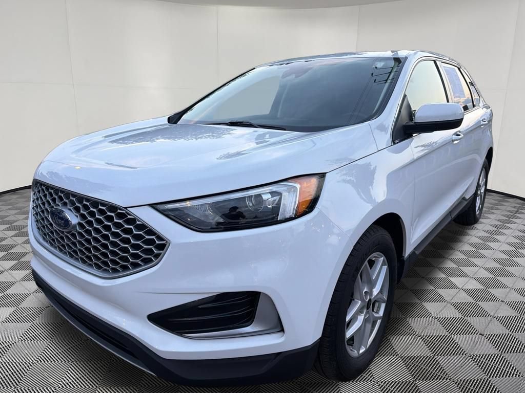 Used 2024 Ford Edge SEL AWD/4WD image 3