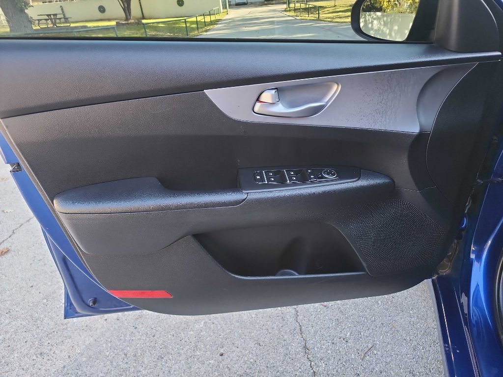 Used 2022 Kia Forte LXS image 13