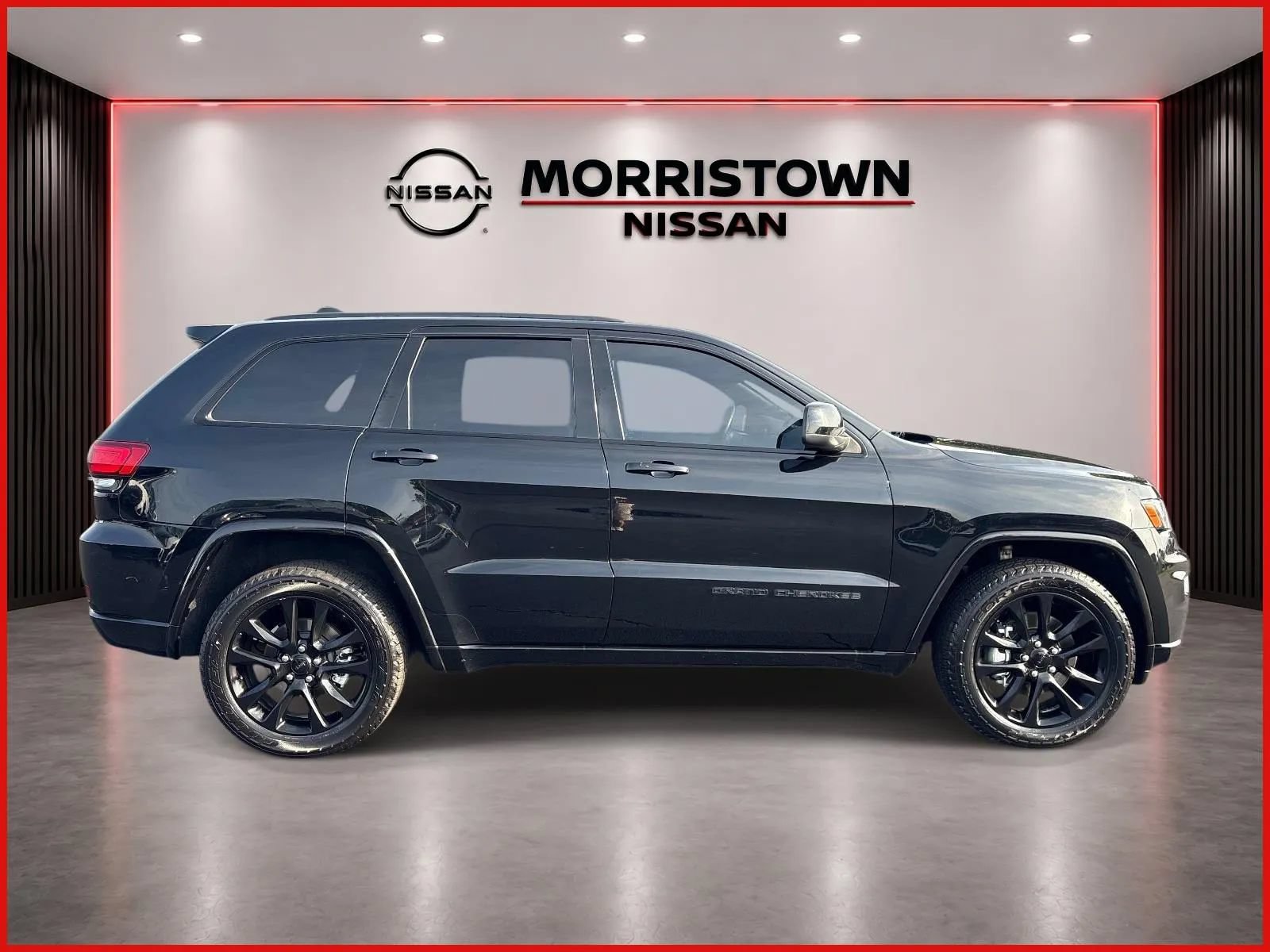 Used 2021 Jeep Grand Cherokee Laredo X AWD/4WD image 2