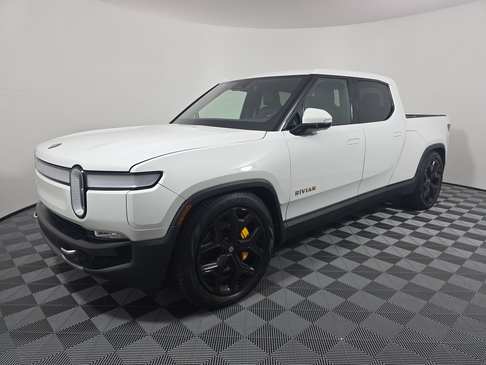 Used 2024 Rivian R1T Adventure