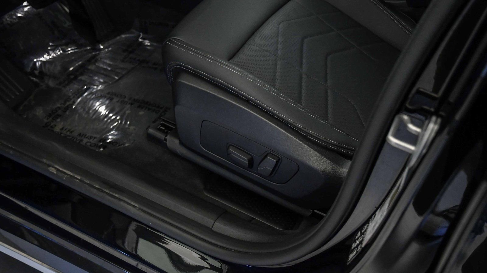 Used 2025 BMW X1 xDrive28i w/ Convenience Package image 23