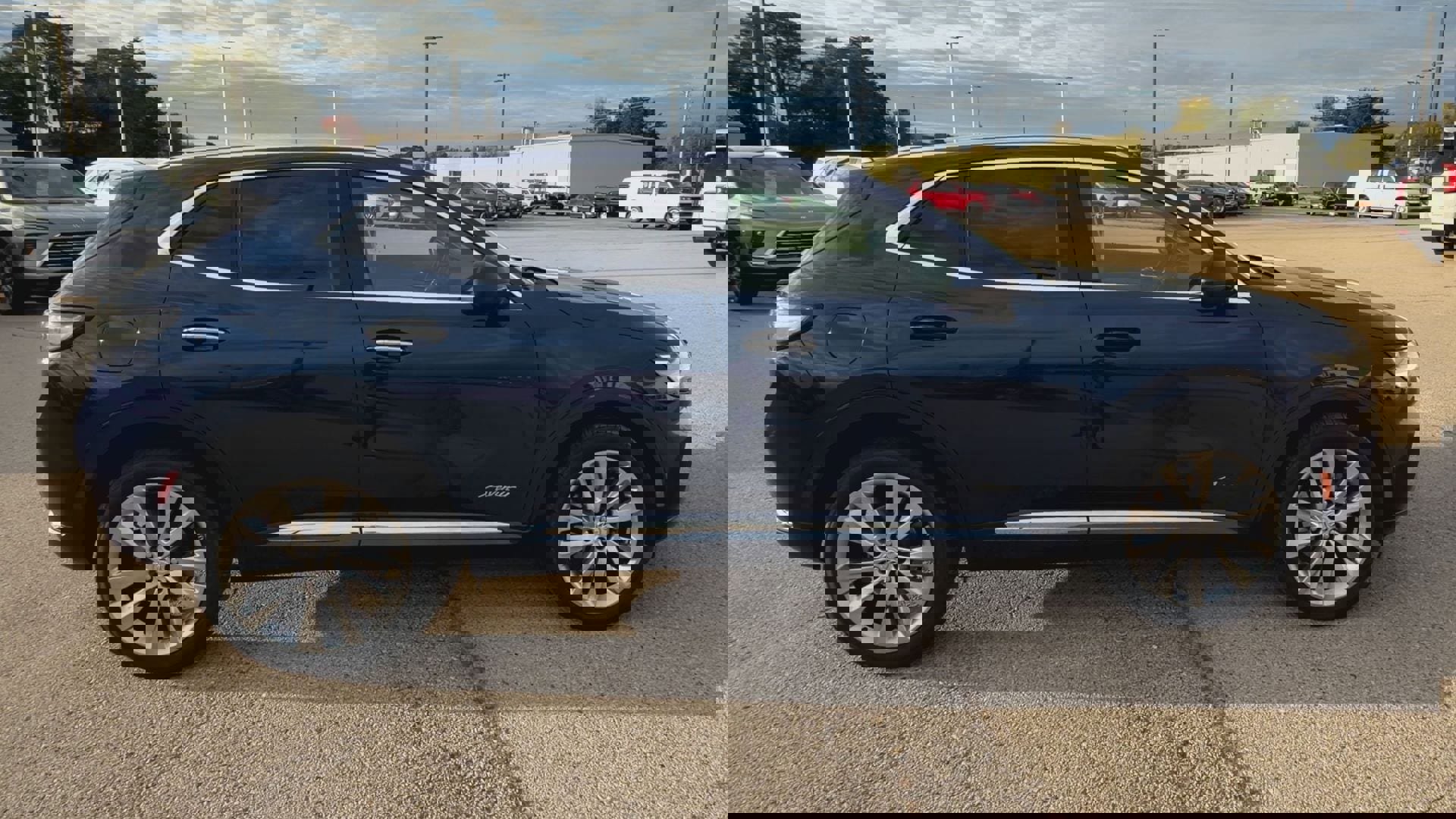 Used 2023 Buick Envision Avenir image 9