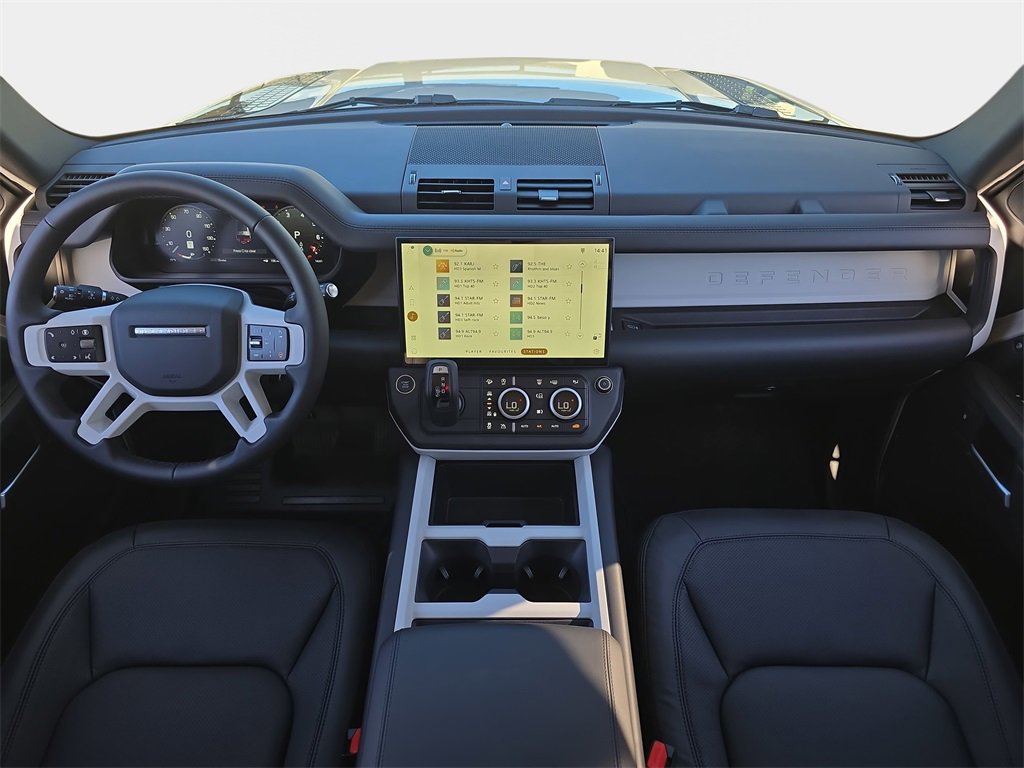 New 2026 Land Rover Defender 130 X-Dynamic SE image 9