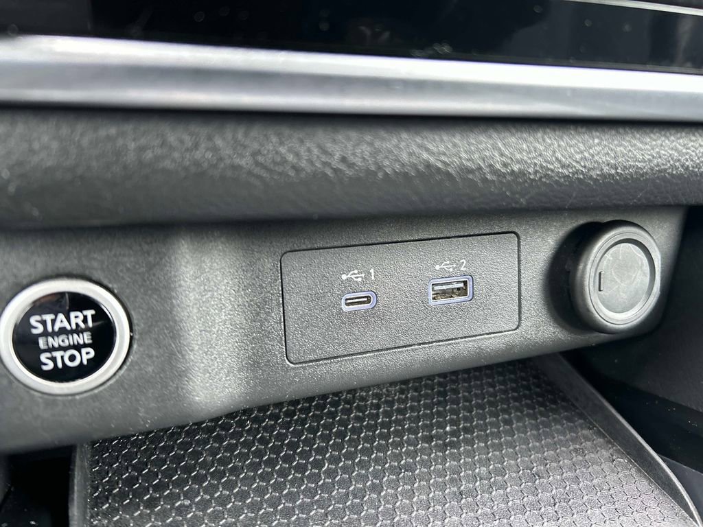 Used 2023 Nissan Rogue S image 31