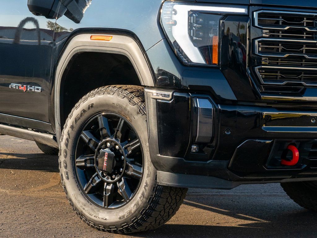 Used 2024 GMC Sierra 2500 AT4 w/ AT4 Preferred Package image 14