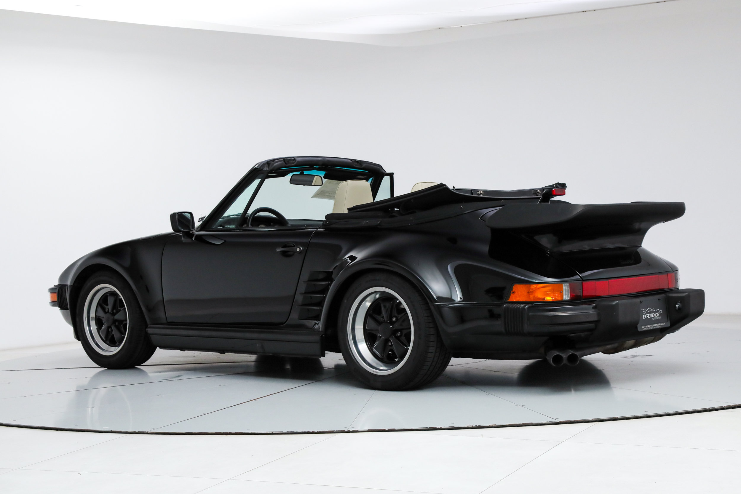 Used 1989 Porsche 911 Turbo Targa RWD image 16