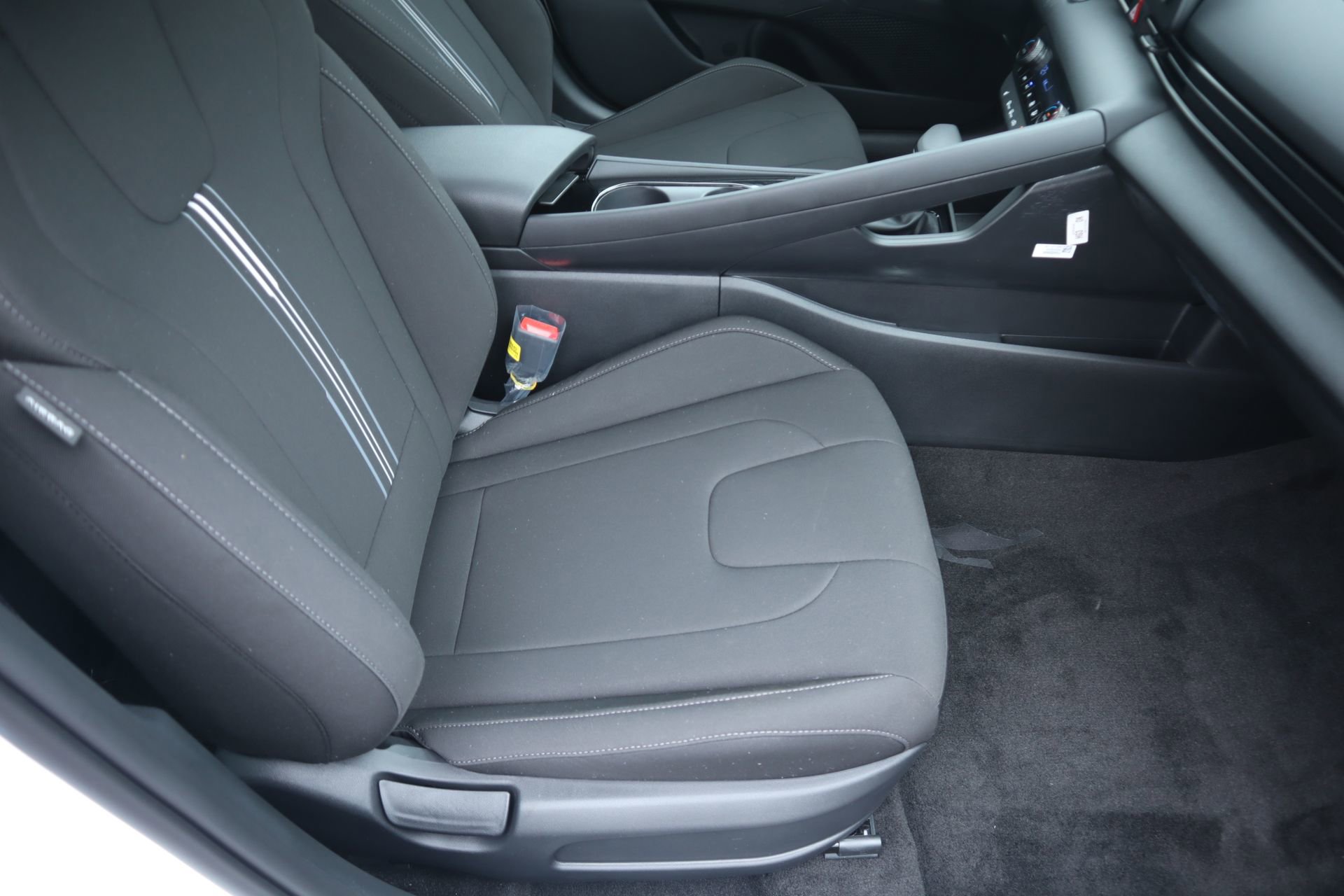 New 2026 Hyundai Elantra SEL Sport FWD image 13