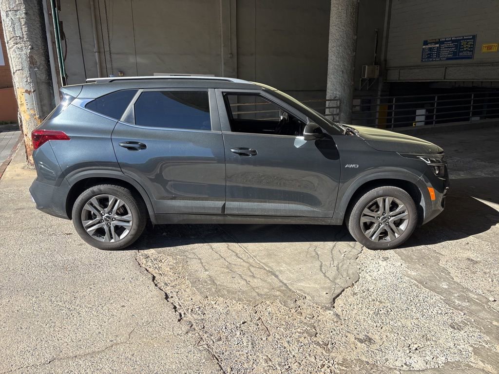 Certified 2023 Kia Seltos S w/ Navigation Package AWD/4WD image 2