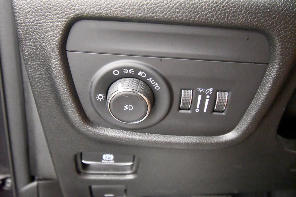 Used 2023 Jeep Grand Cherokee L Limited image 19