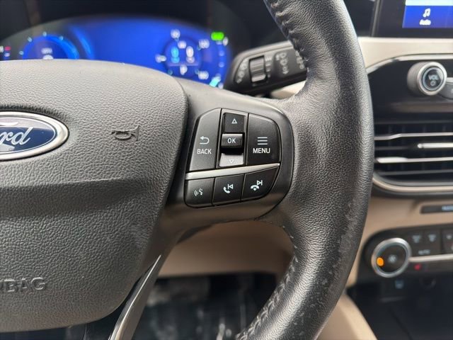 Used 2020 Ford Escape SE Sport image 16