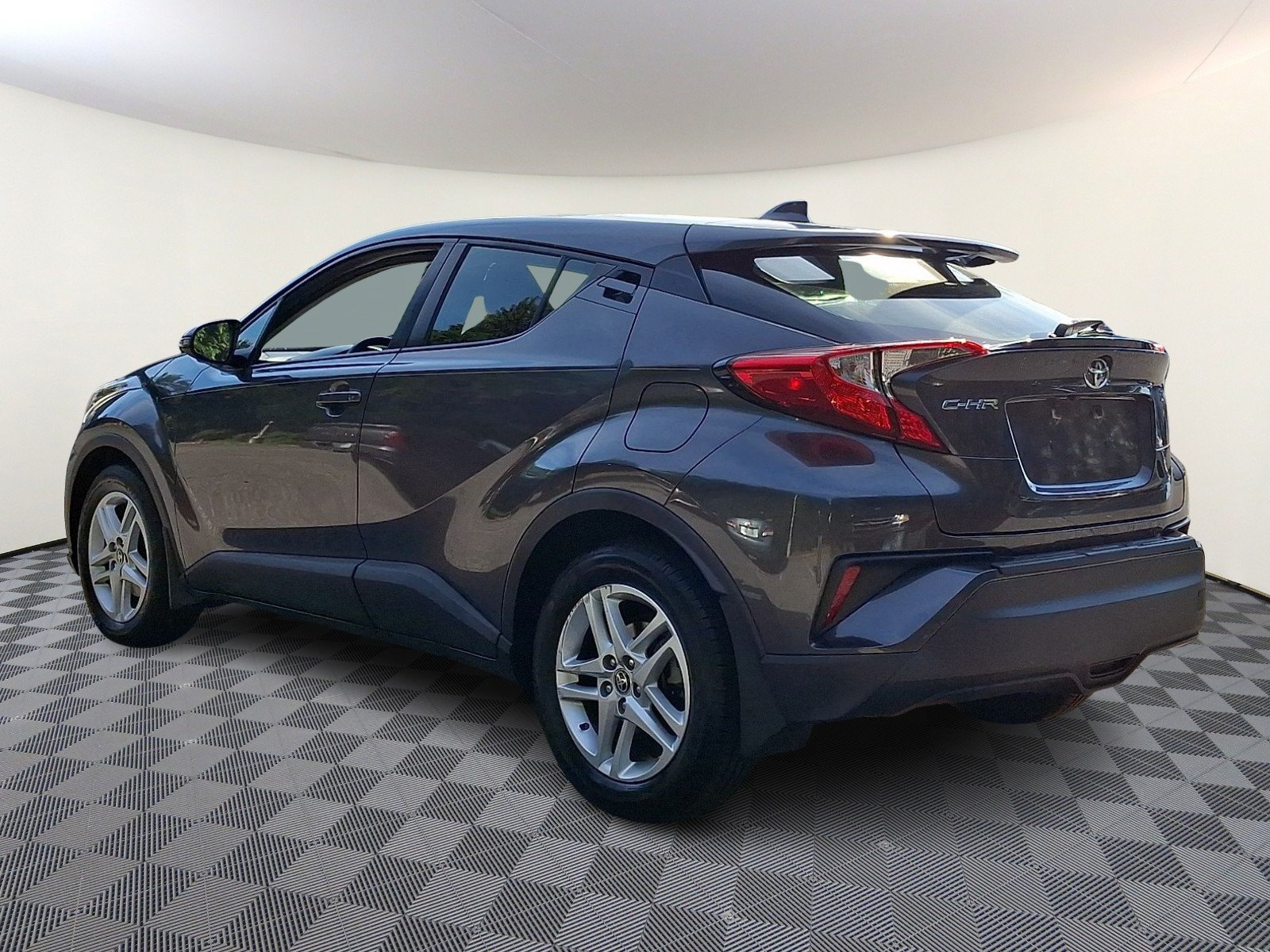 Certified 2021 Toyota C-HR LE FWD image 4