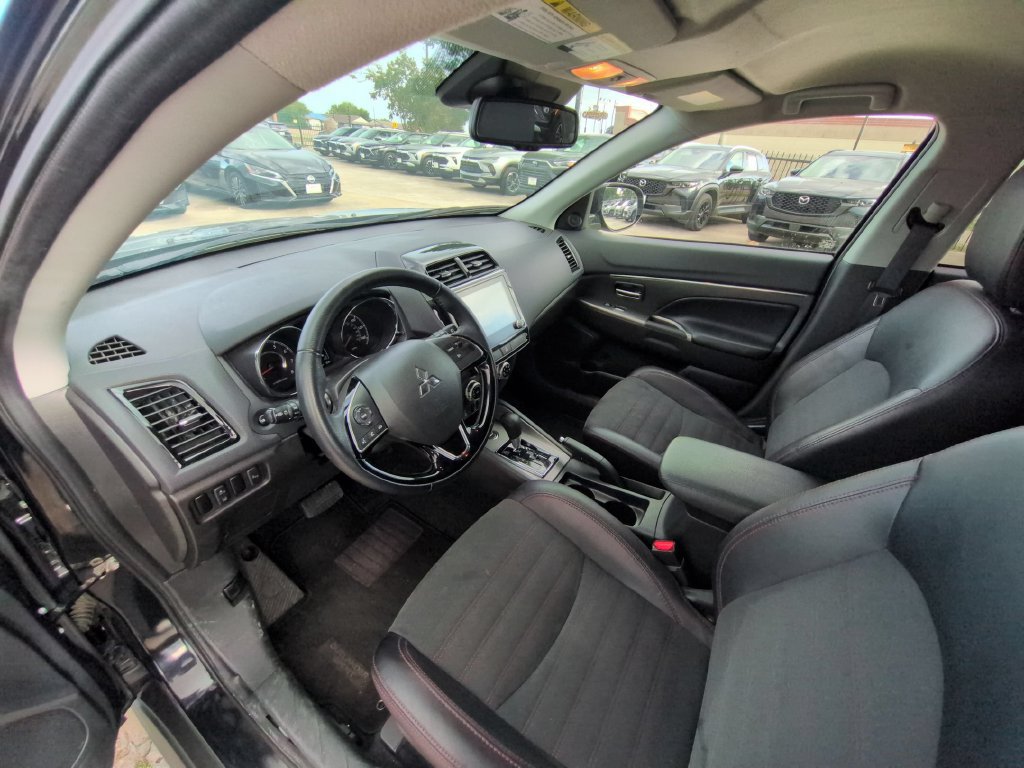 Used 2025 Mitsubishi Outlander Sport SE AWD/4WD image 15