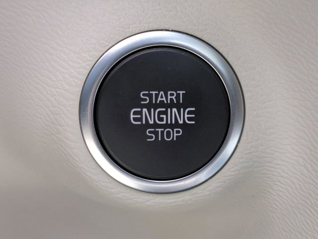 Certified 2024 Volvo XC40 B5 Ultimate w/ Protection Package Premier AWD/4WD image 23