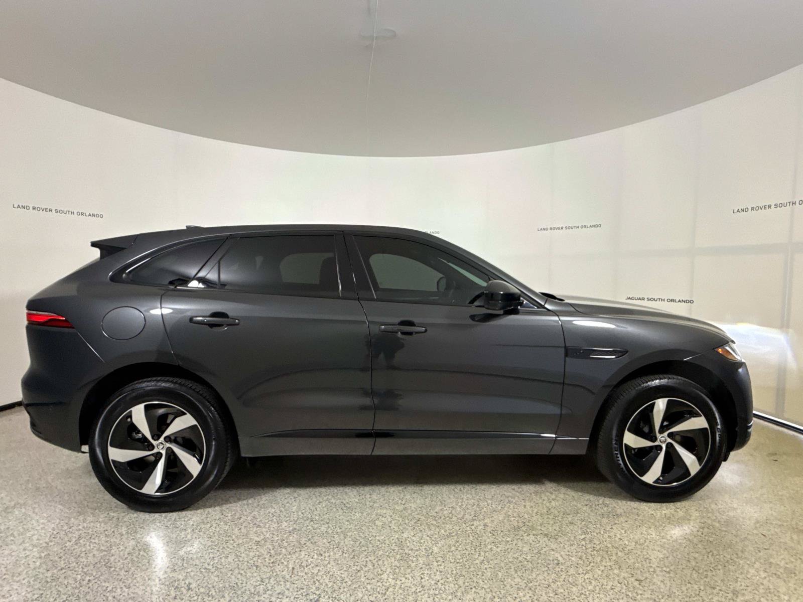 Certified 2026 Jaguar F-PACE R-Dynamic S AWD/4WD image 6