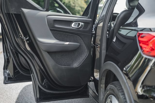 Certified 2023 Volvo XC40 B5 Plus w/ Protection Package Premier AWD/4WD image 39