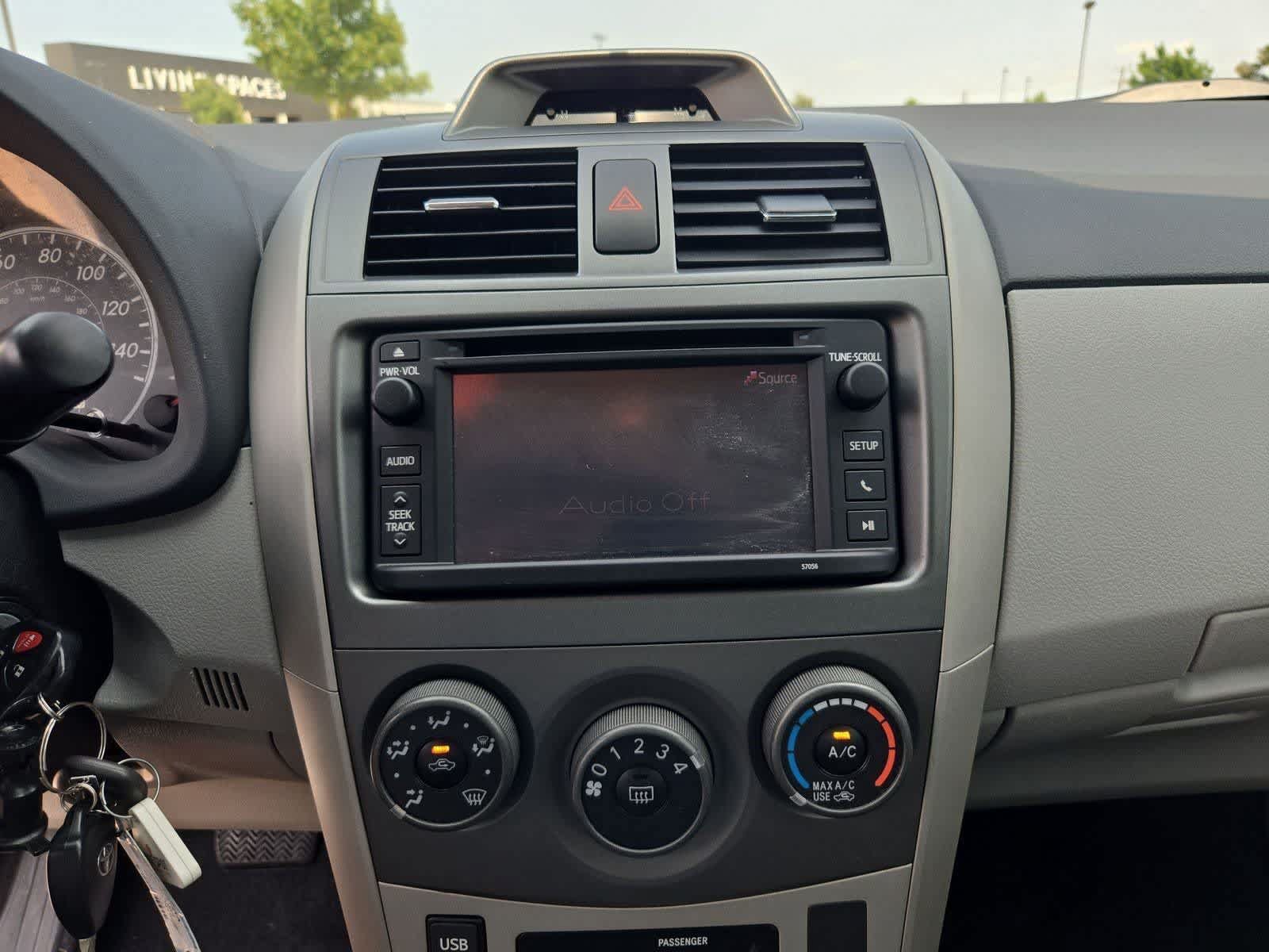 Used 2013 Toyota Corolla LE FWD image 24