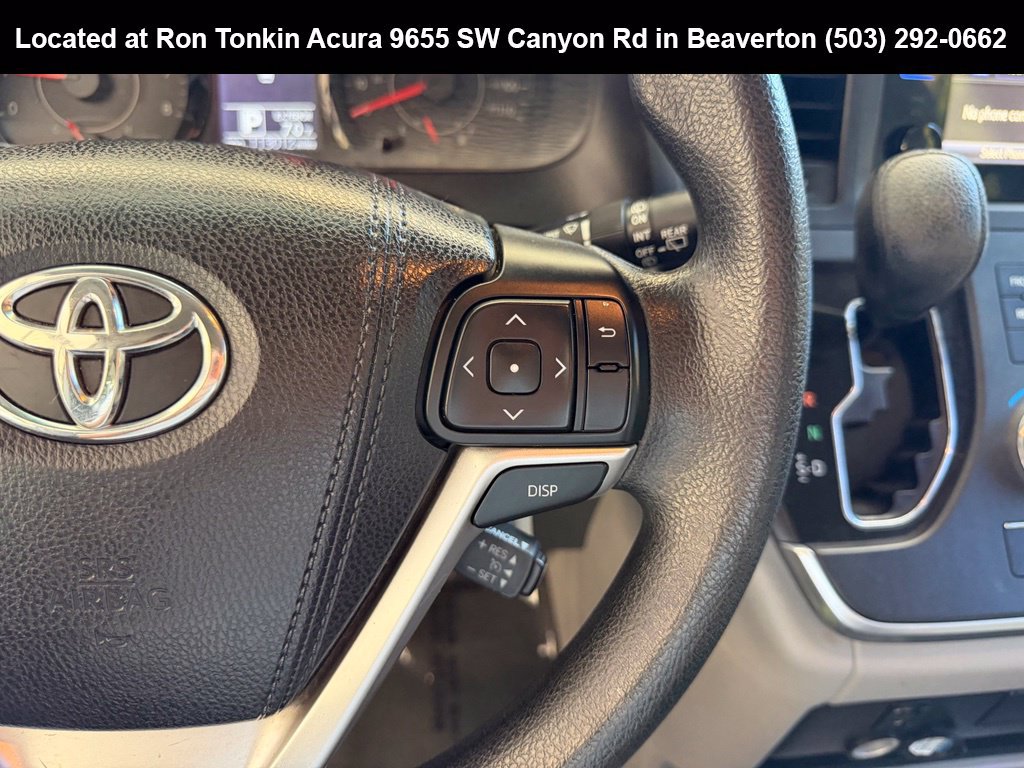 Used 2017 Toyota Sienna LE FWD image 17