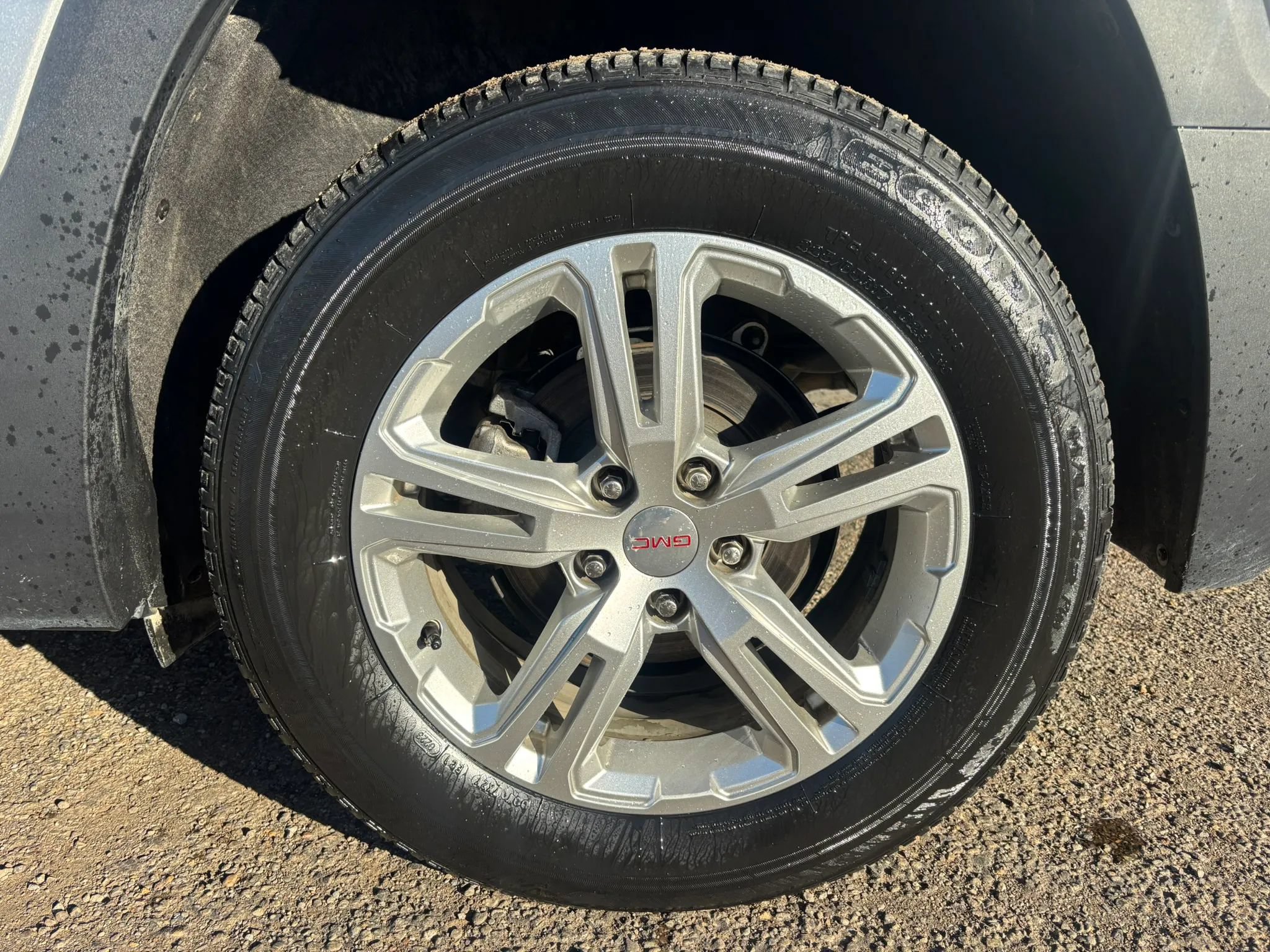 Used 2019 GMC Terrain SLE w/ Driver Convenience Package AWD/4WD image 2