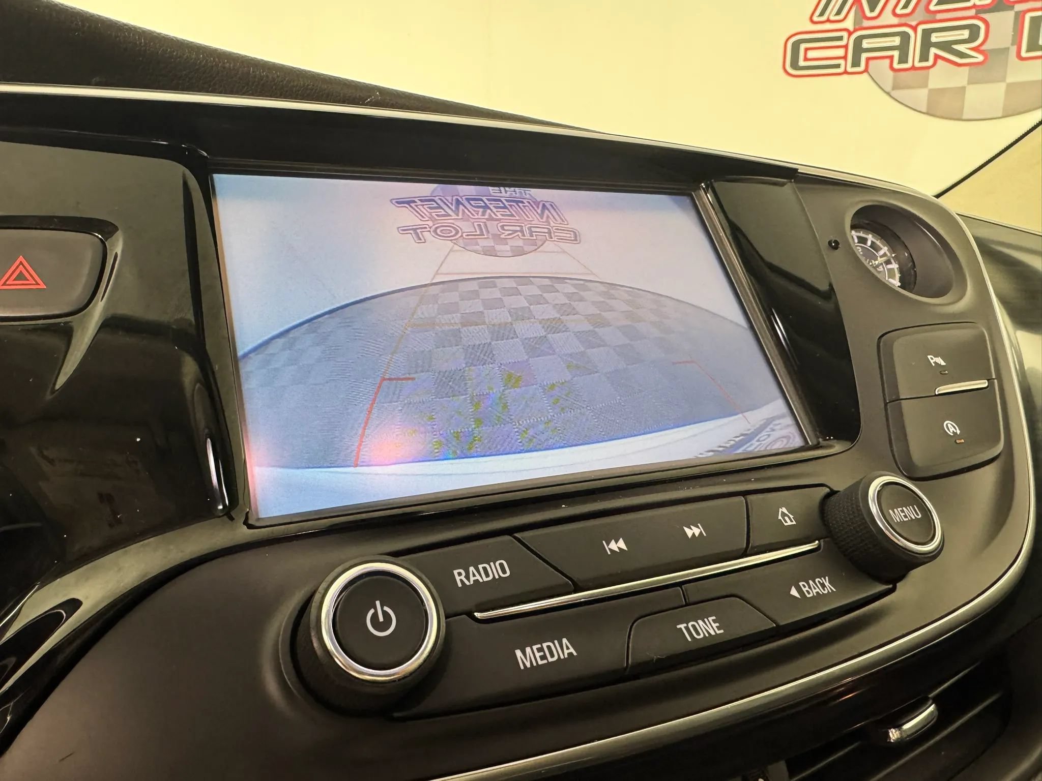 Used 2020 Buick Envision Essence FWD image 18
