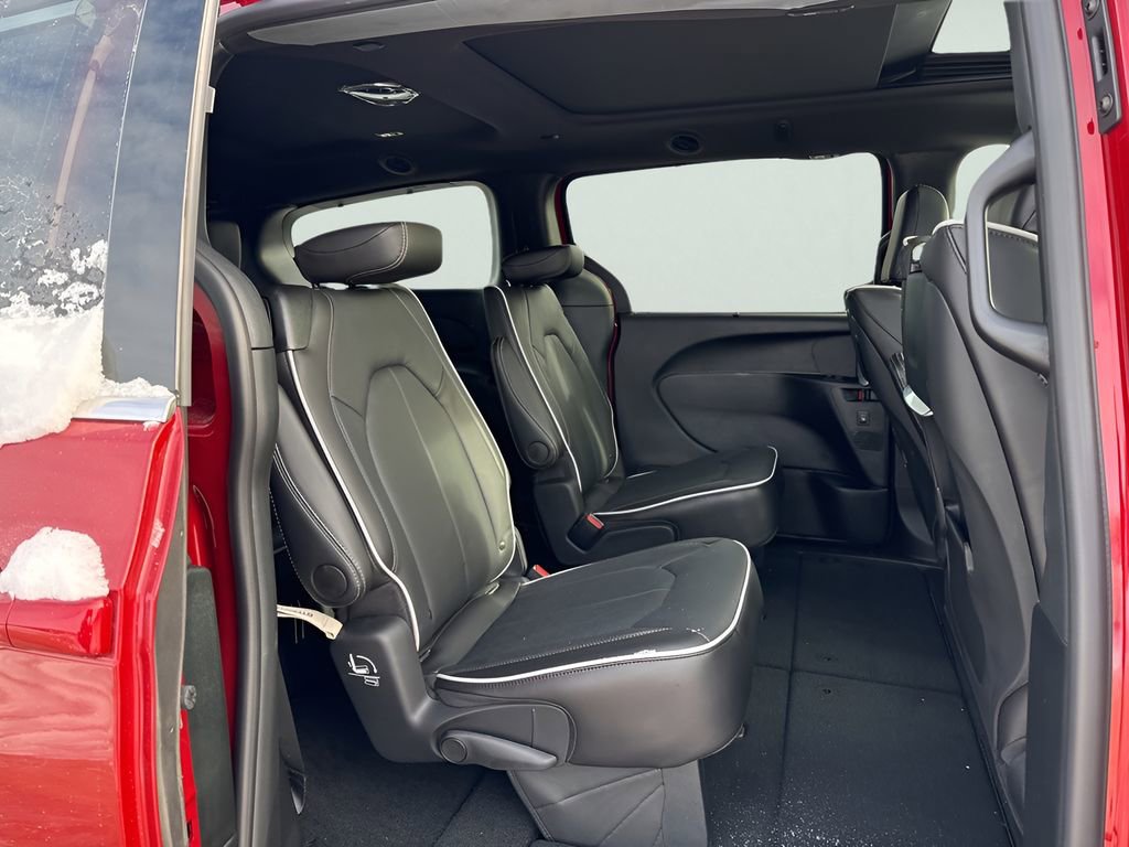 New 2026 Chrysler Pacifica Limited w/ Uconnect Theater Family Group AWD/4WD image 14