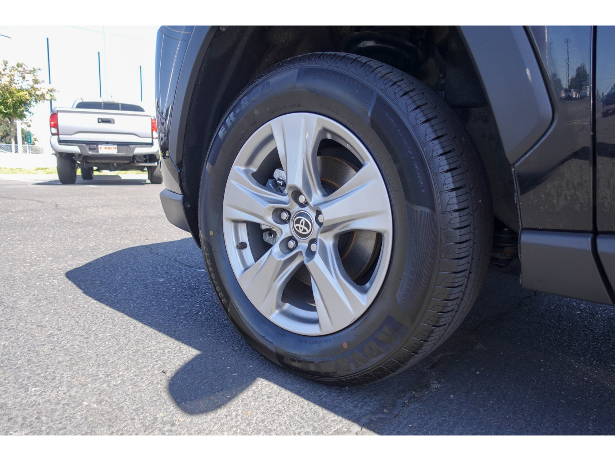 Used 2024 Toyota RAV4 XLE AWD/4WD image 25