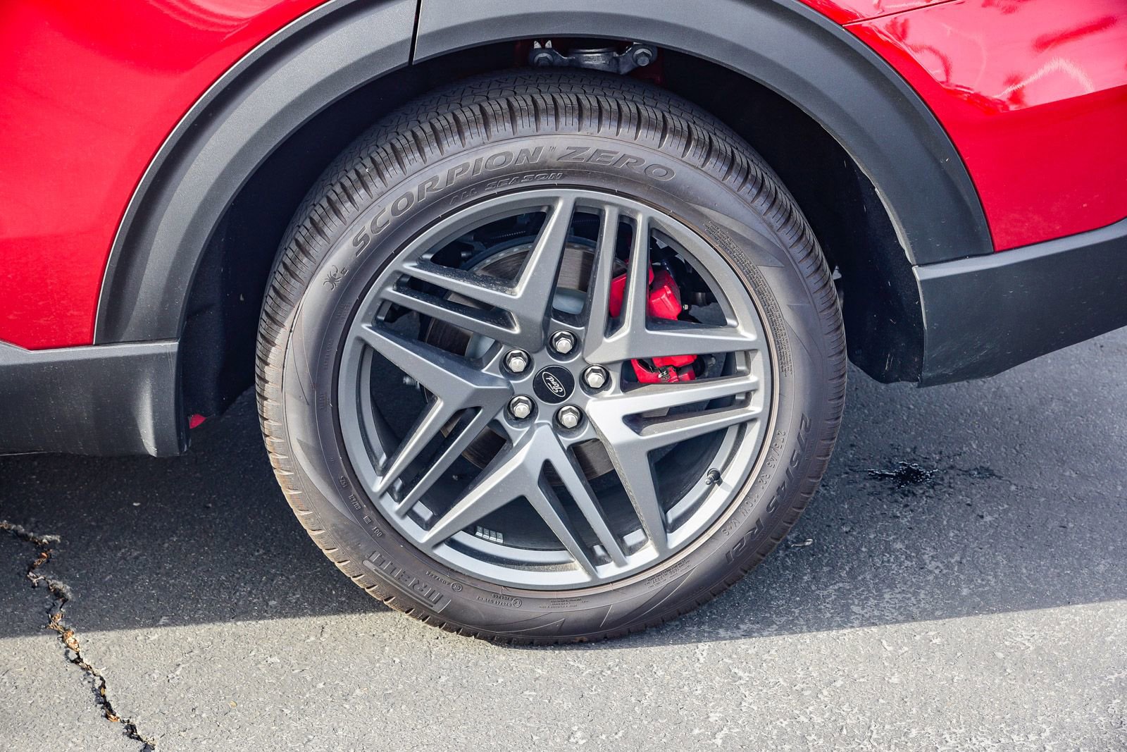 Used 2025 Ford Explorer ST-Line w/ Premium Package image 8