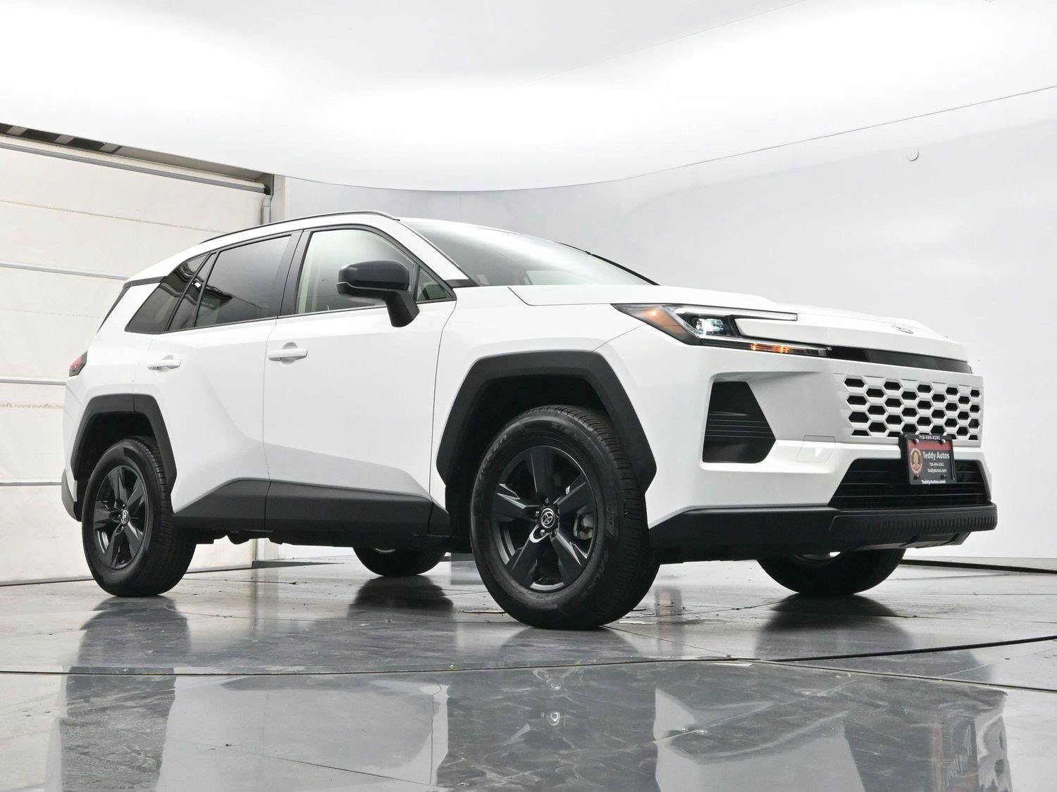 Used 2026 Toyota RAV4 LE AWD/4WD image 31
