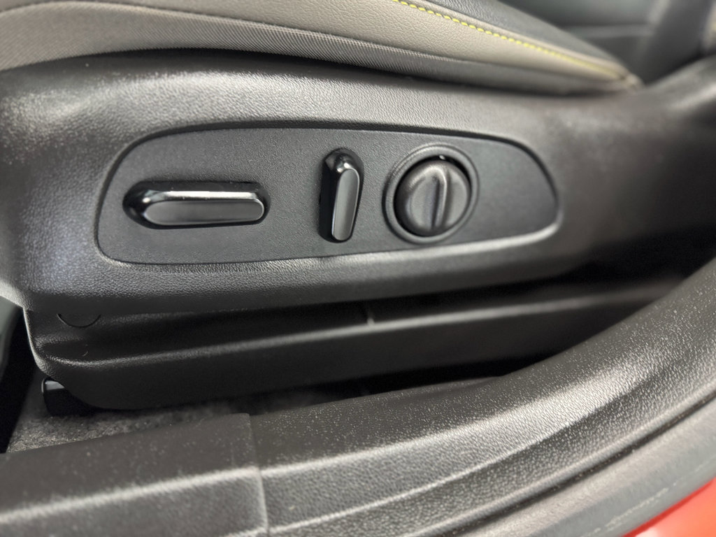 Used 2024 Chevrolet Trax ACTIV w/ Sunroof Package FWD image 14