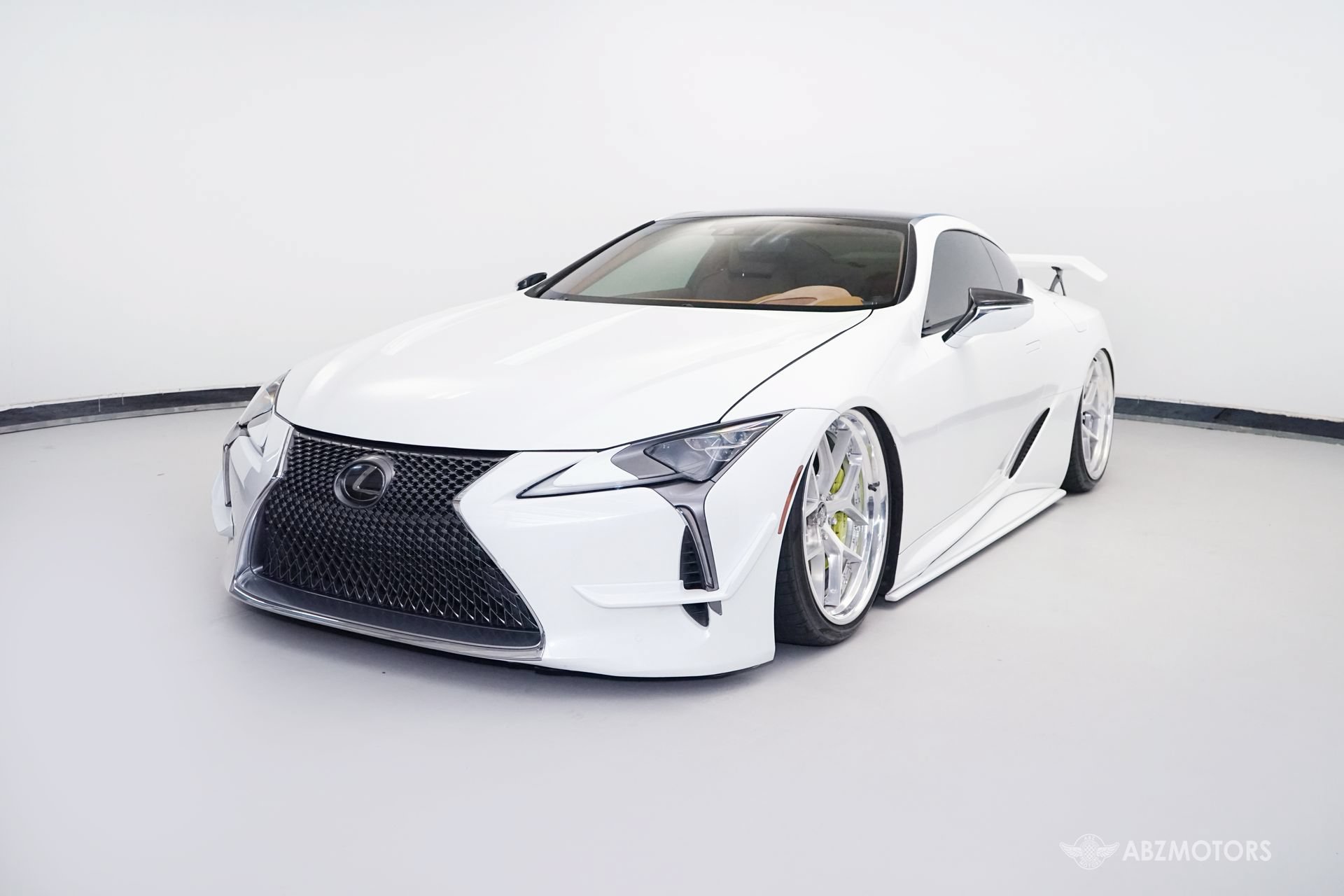 Used 2018 Lexus LC 500 Coupe w/ Performance Package RWD image 10